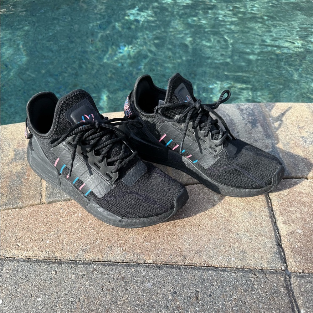Adidas - NMD R1 V2 Black Pulse Magenta Men’s 7.5 - Picture 4 of 10